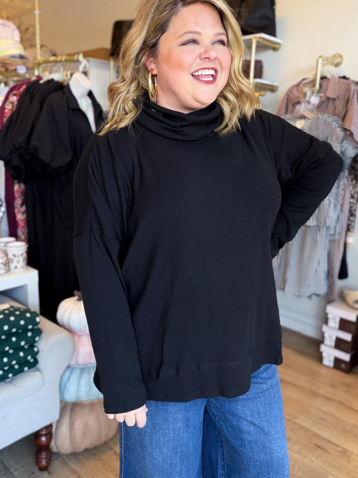 Classic Americano Curvy Black Turtleneck Knit Top