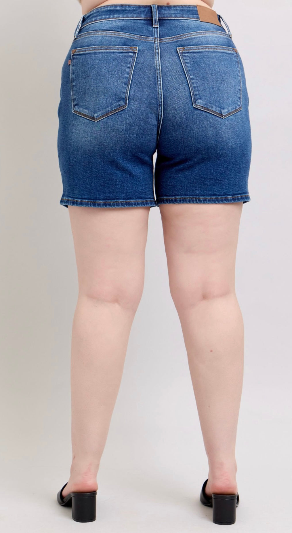 Plus-Size Judy Blue High Rise Stretchy Medium Wash Short