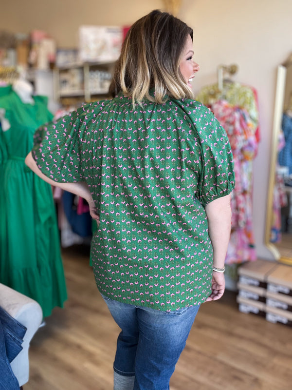 "Dainty Delights" Plus-Size Green & Pink Daisy Top