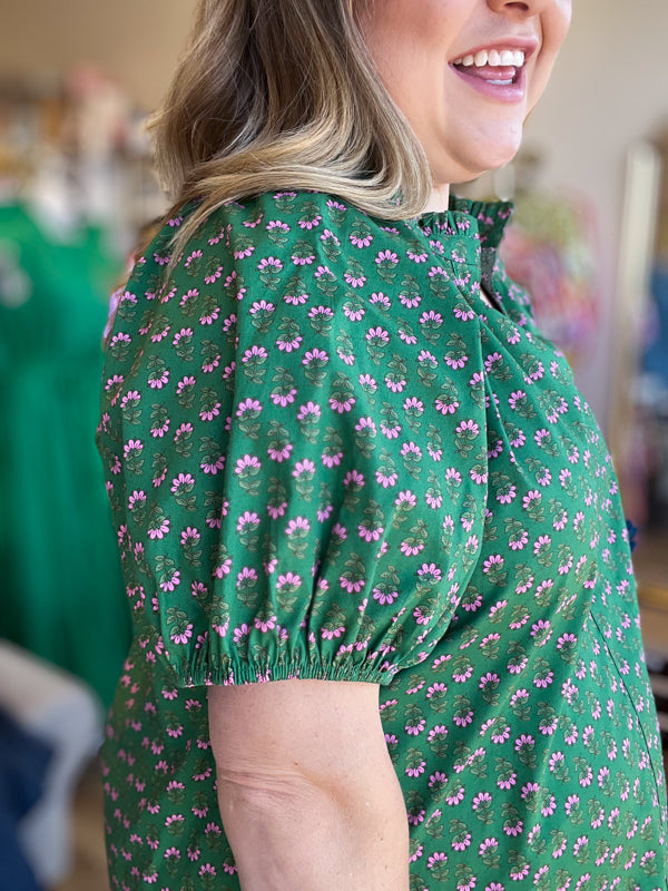 "Dainty Delights" Plus-Size Green & Pink Daisy Top