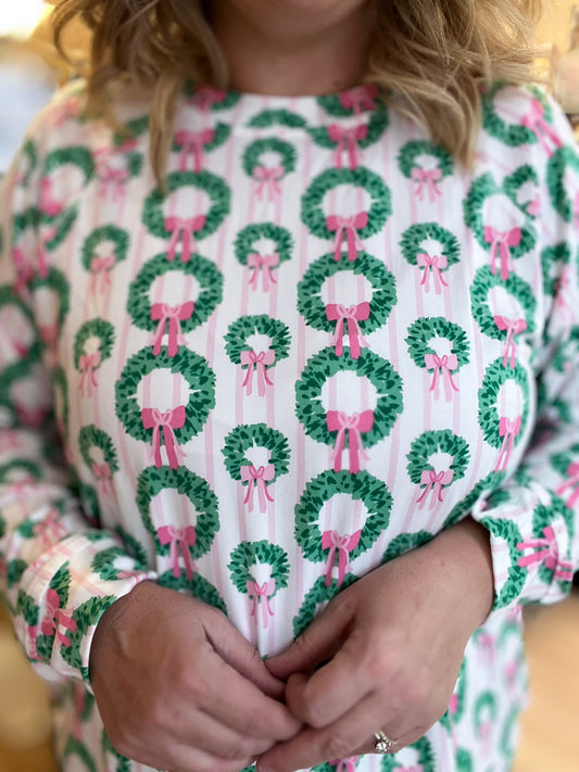 Rosy Wreaths Curvy Christmas Pajamas