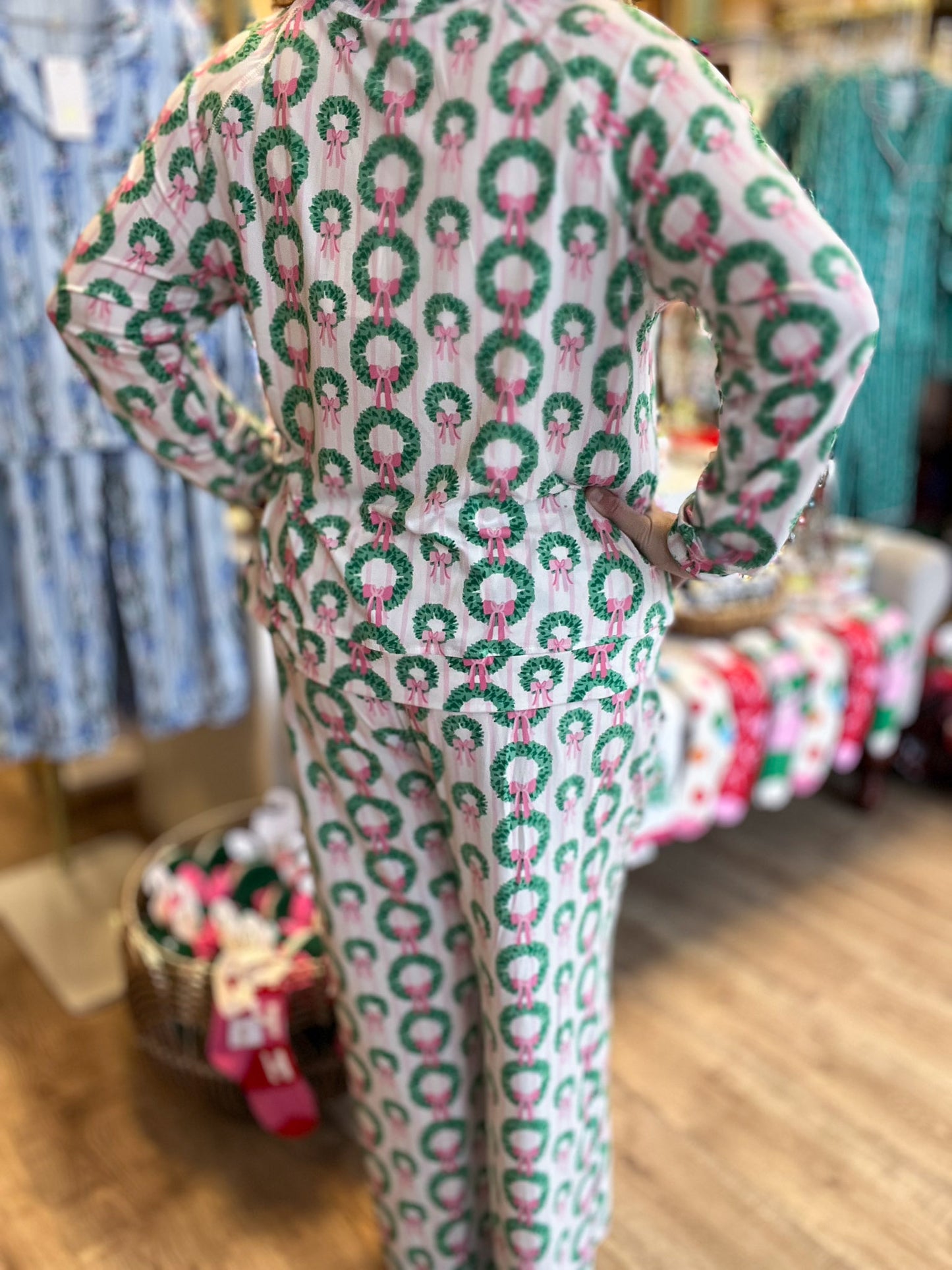 Rosy Wreaths Curvy Christmas Pajamas