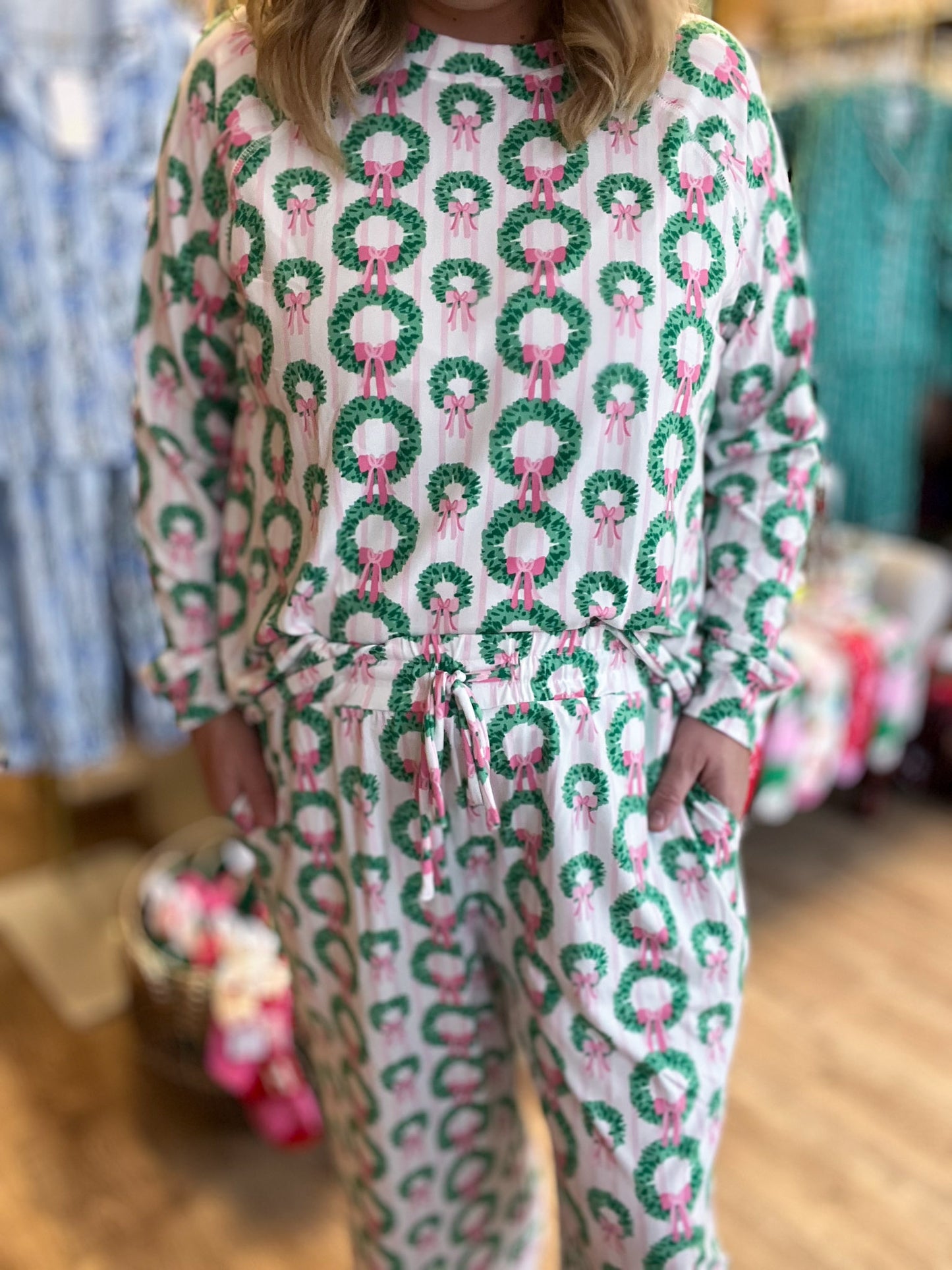Rosy Wreaths Curvy Christmas Pajamas