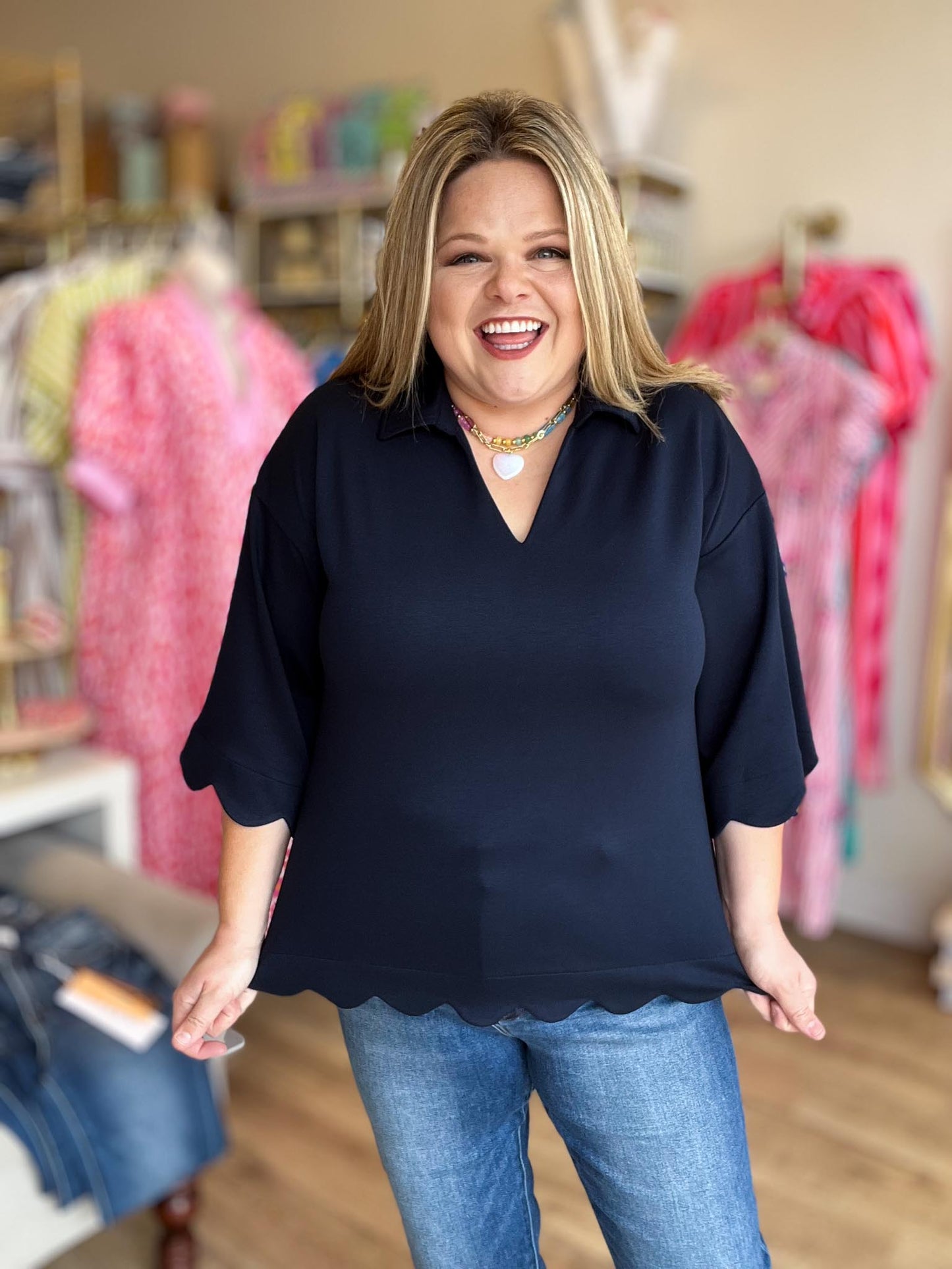 Simple Scallops Curvy 3/4 Sleeve Top in Navy