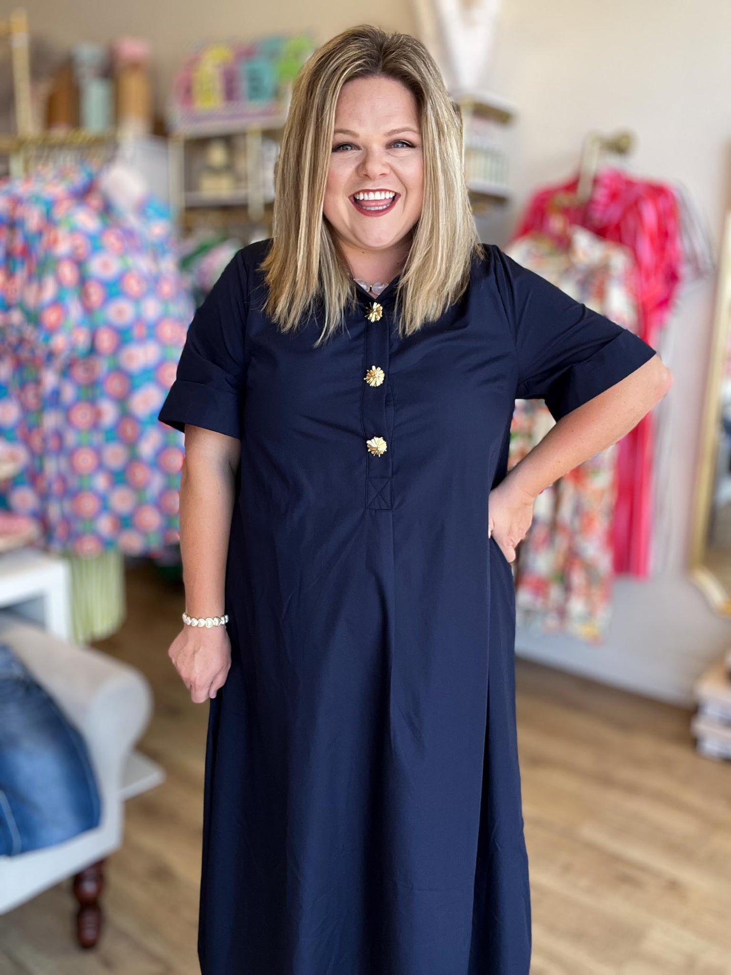 Très Chic Navy Curvy Midi Dress