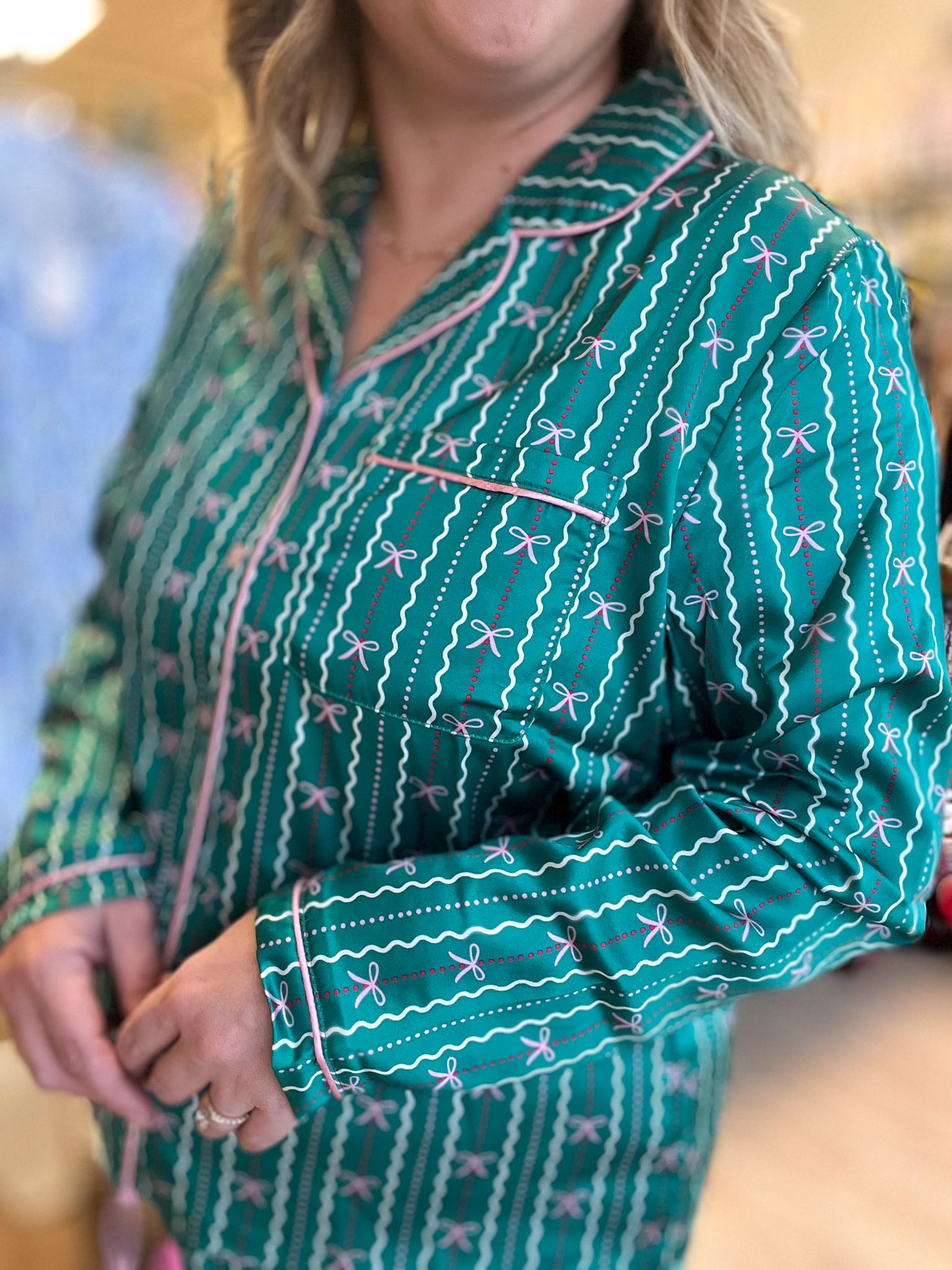 Under the Mistletoe Curvy Silky Bow Pajamas