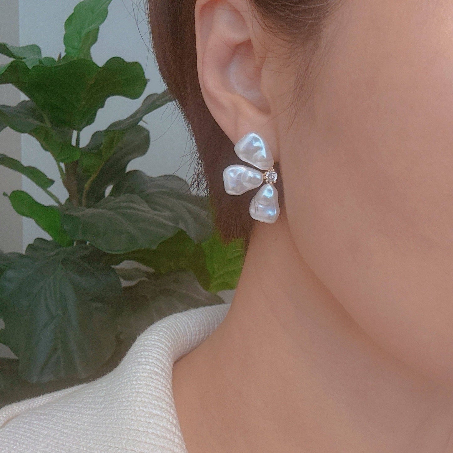 Three Pearl Petals Stud Earrings
