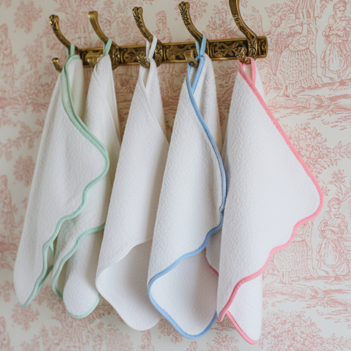 Luxury Cotton Hand Towels with Scallop Piping: Pink Piping / Hand Towel (4 Piece Set)
