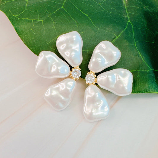 Three Pearl Petals Stud Earrings