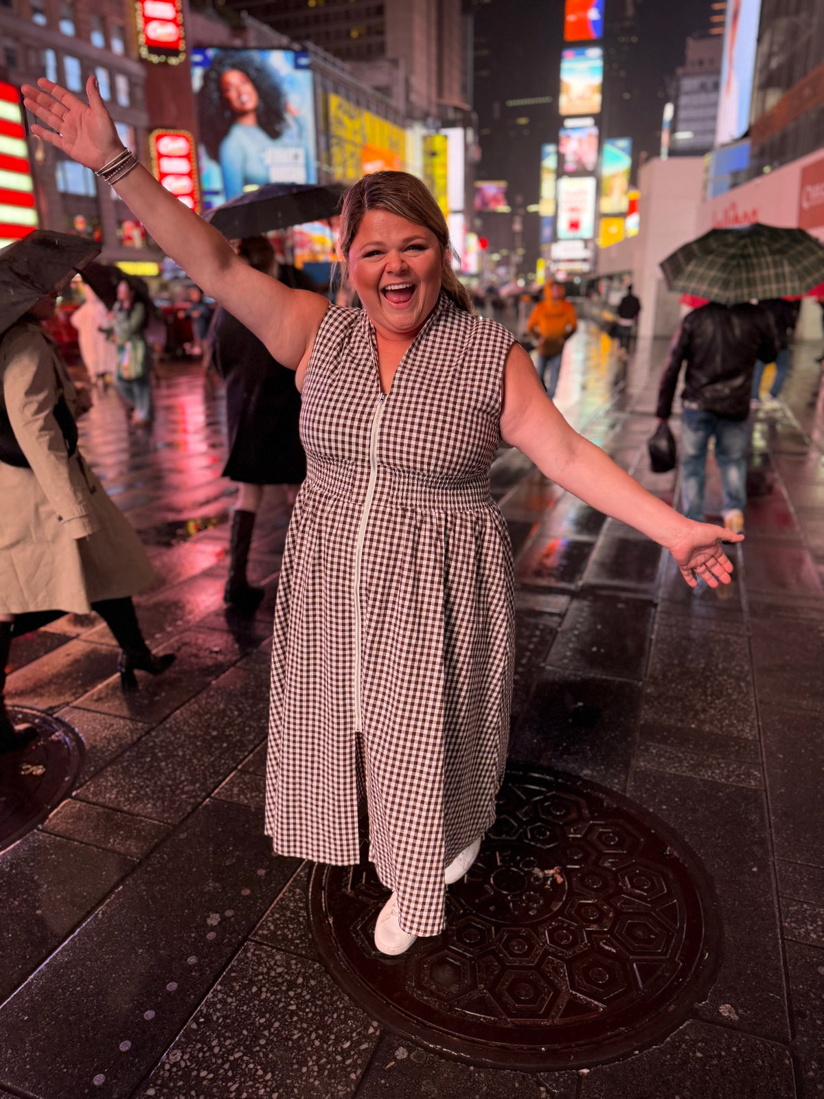 Juliet Check Curvy Brown Gingham Midi Dress