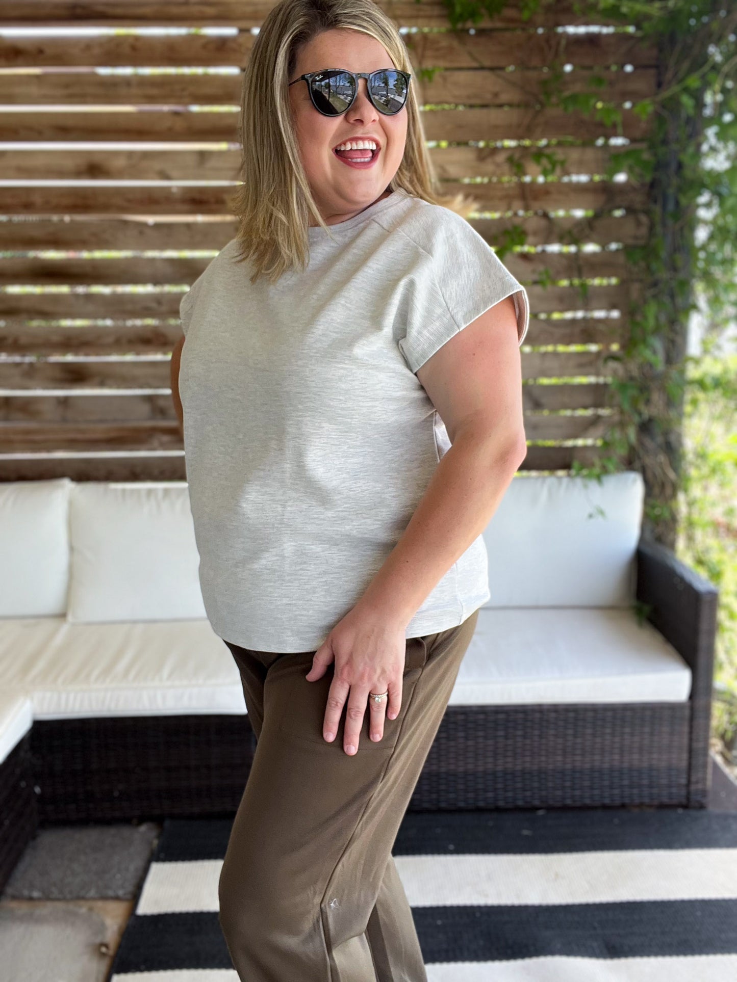 Curvy Rib Knit Round Neck Tee in Light Gray