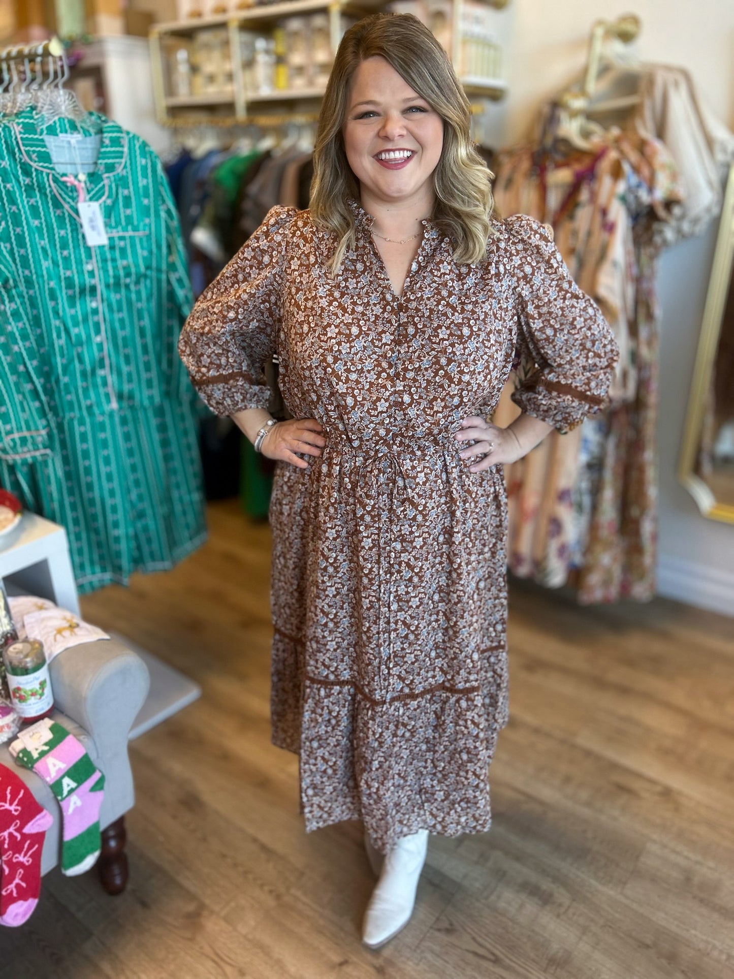 Ditsy Holidaze Plus-Size Brown Floral Midi Dress
