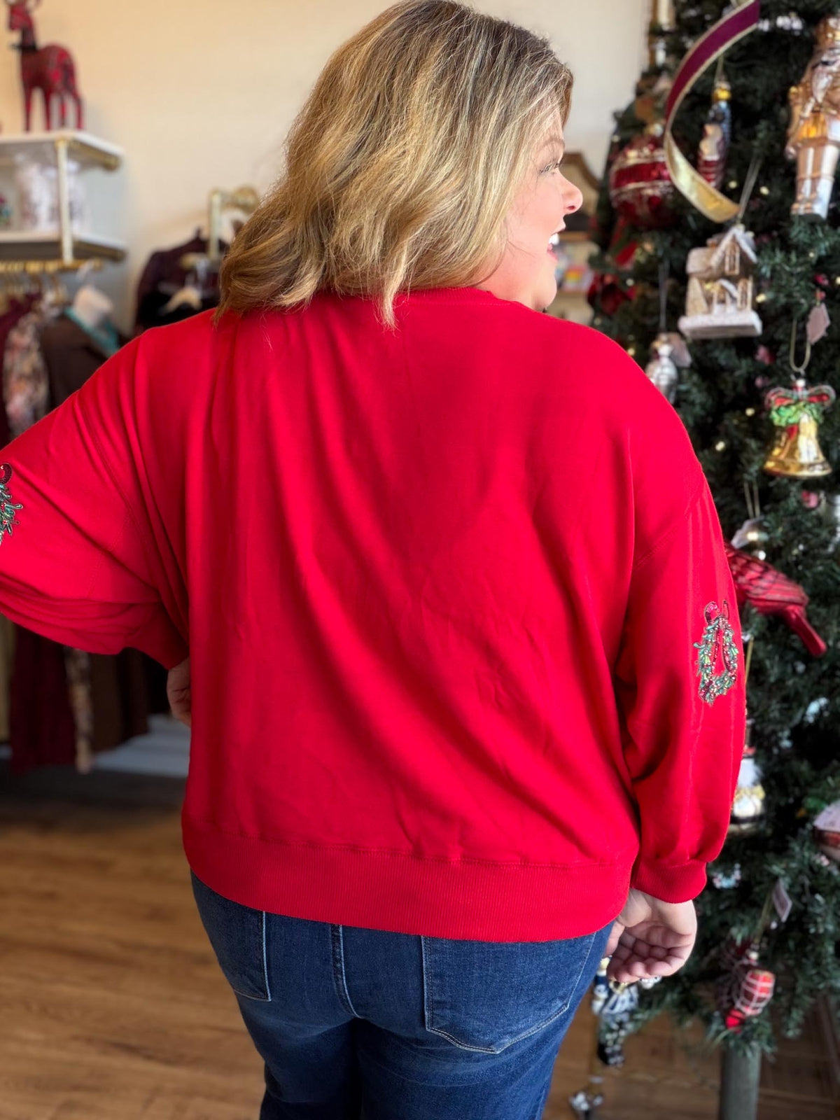 Holiday Style Curvy Cropped Beaded Wreath Sweatshirt