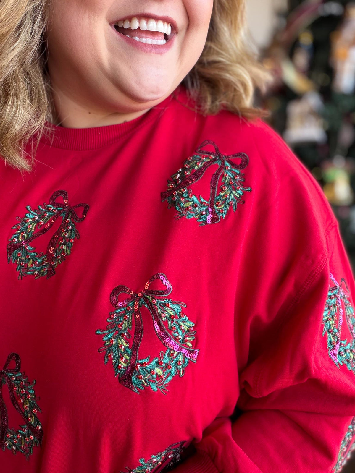 Holiday Style Curvy Cropped Beaded Wreath Sweatshirt