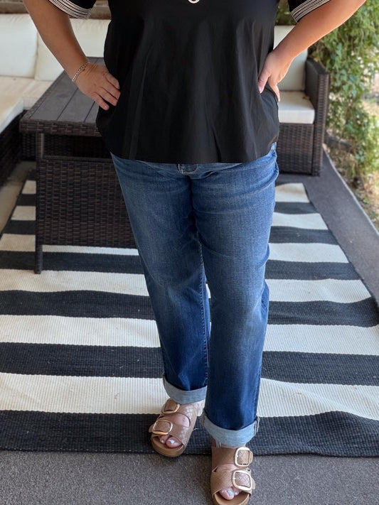 Judy Blue Mid Rise Billie Boyfriend Dark Wash Jeans
