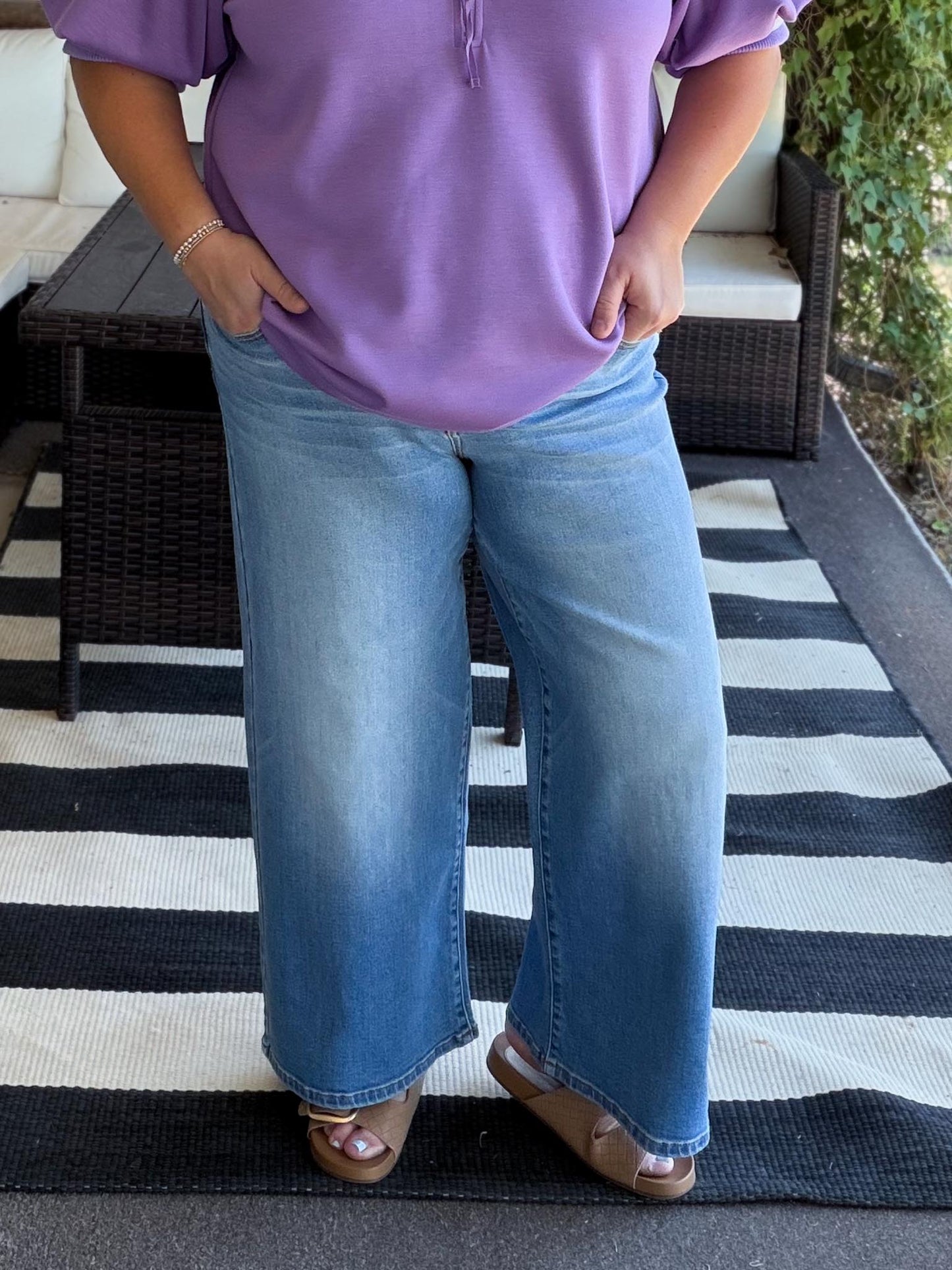 Judy Blue Mid Rise Claudia Ankle Wide Medium Wash Jeans