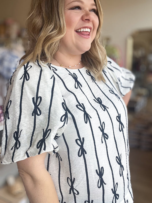 "Bow-tiful Babe" Curvy Cream & Navy Top