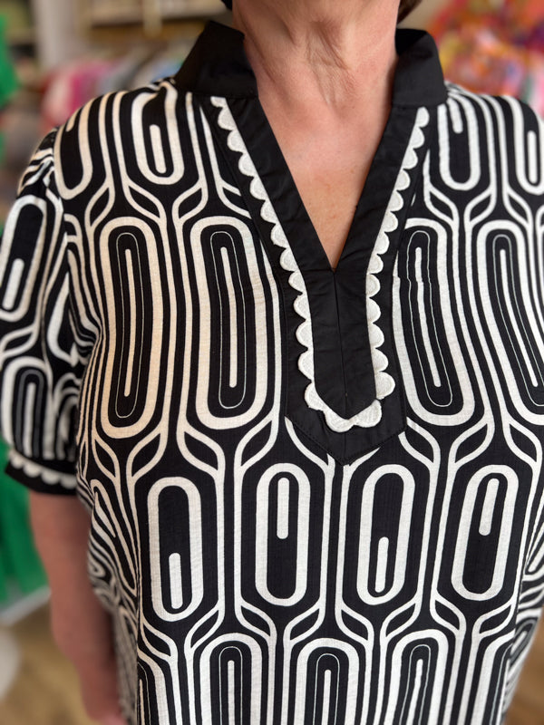 "Mod Marsha" Curvy Black Geometric Top