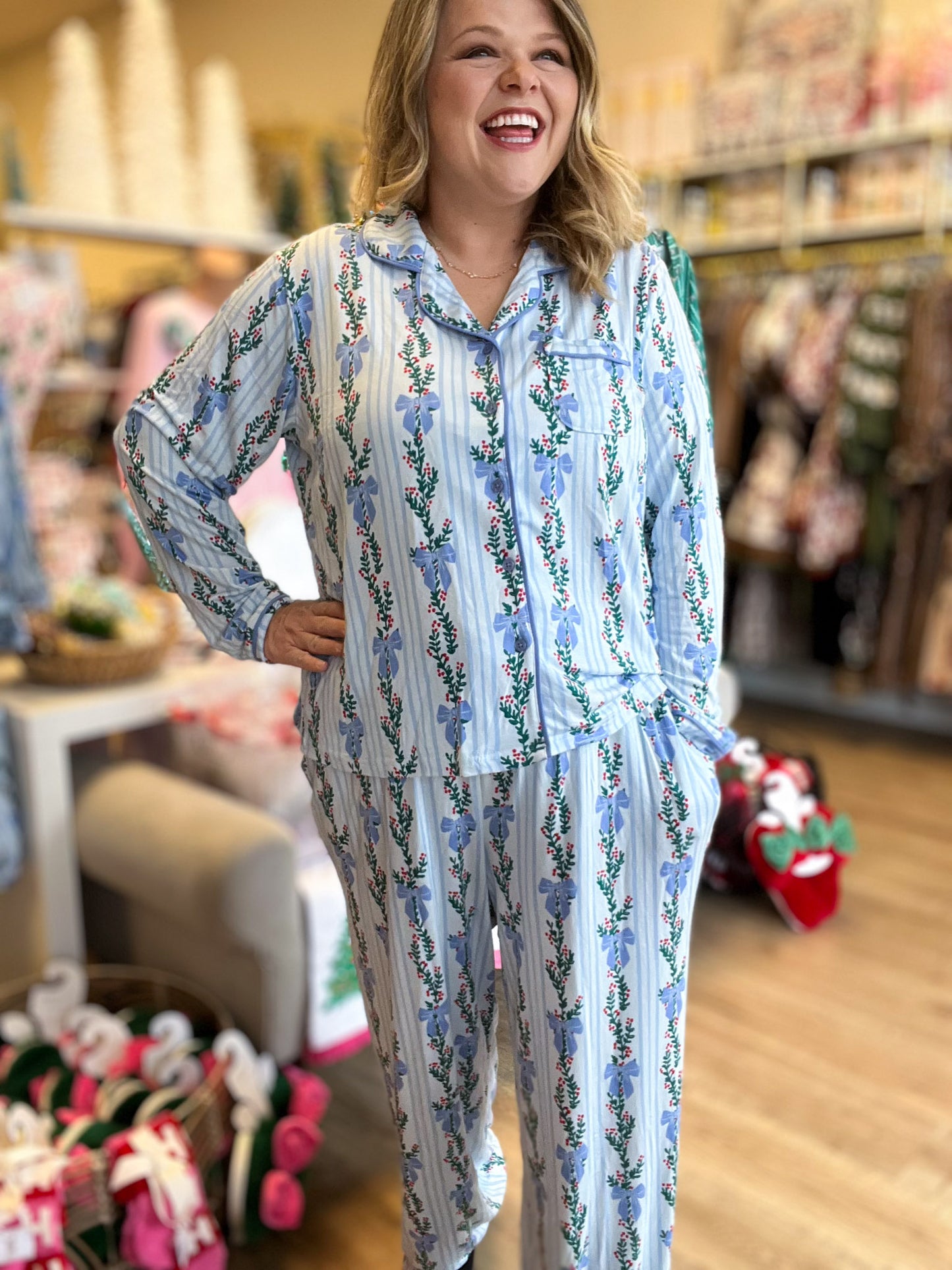 Let it Snow Curvy Bow Garland Pajamas