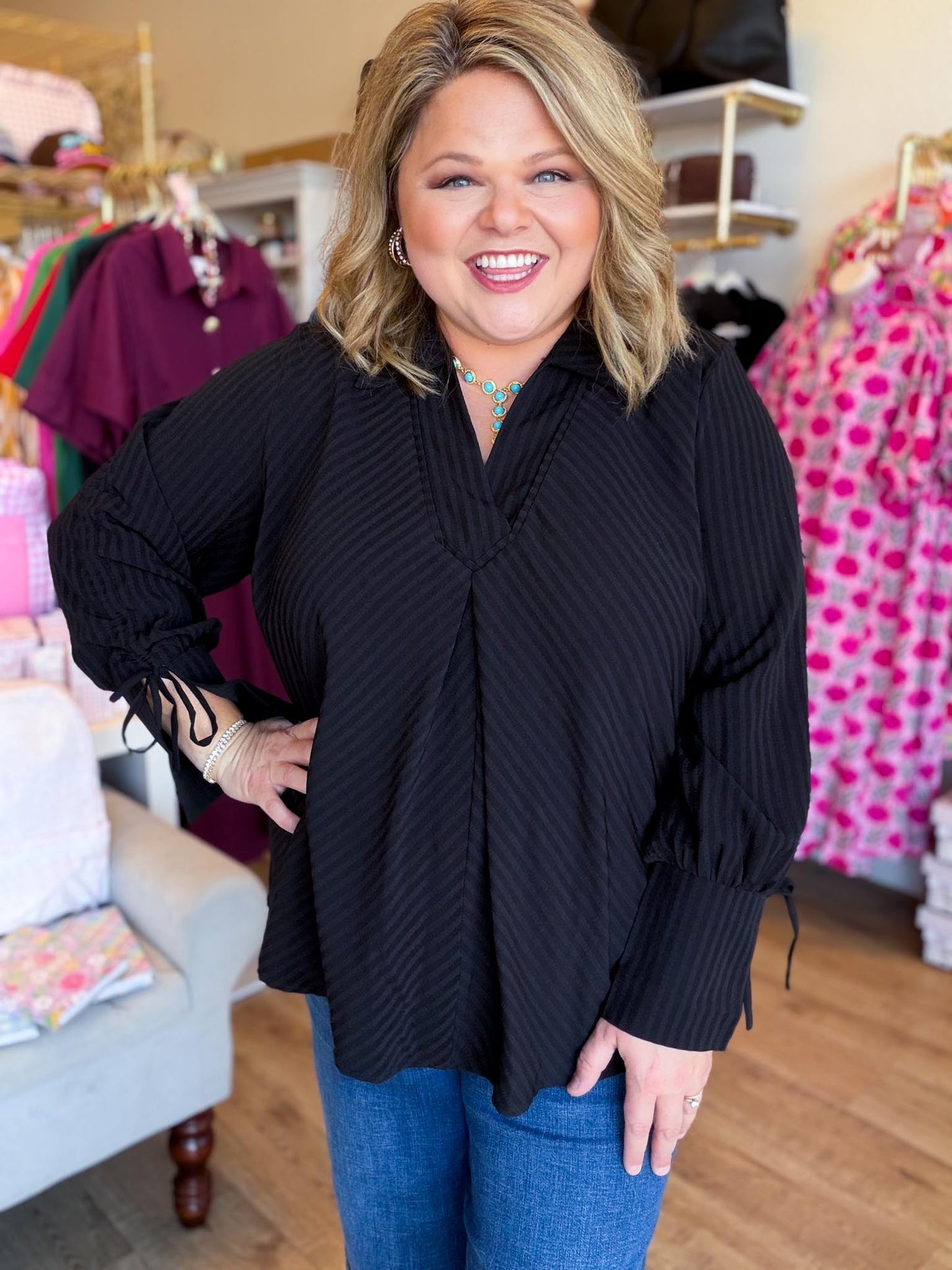 Noir Lines Curvy Black V-Neck Collar Top