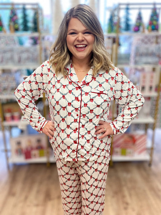 Santa Baby Curvy Christmas Lattice Garland Pajamas