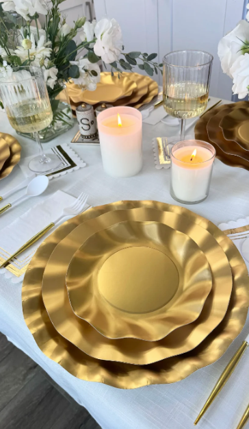 Gold Wavy Paper Dinner Plate