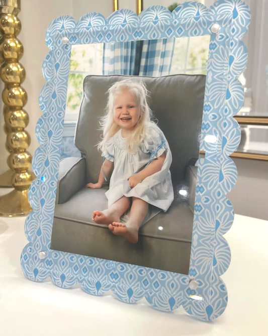 Blue Geo Magnetic Scalloped Frame