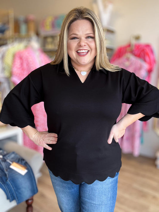 Simple Scallops Curvy 3/4 Sleeve Top in Black