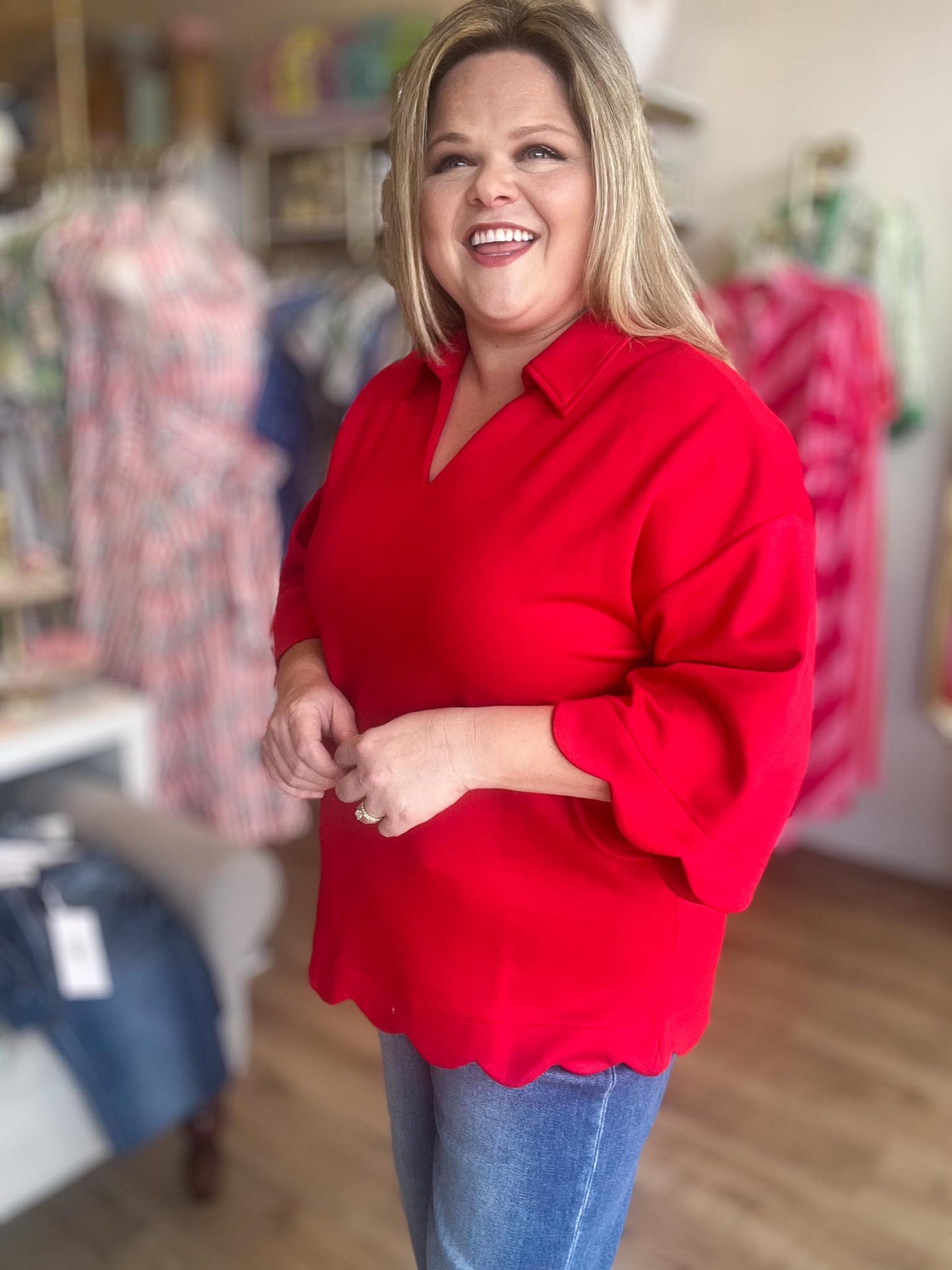 Simple Scallops Curvy 3/4 Sleeve Top in Red