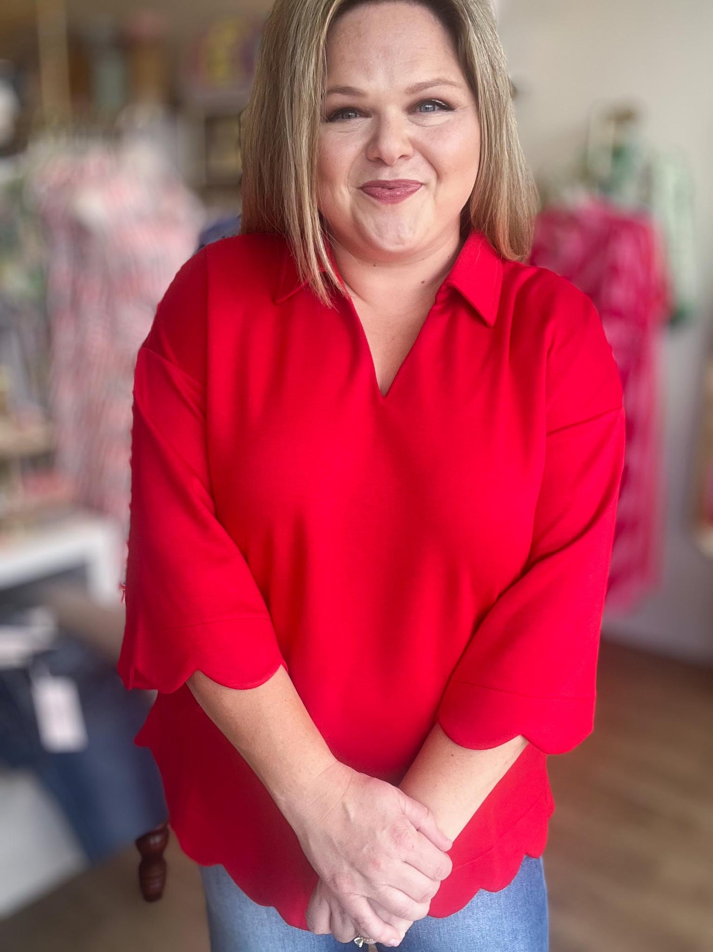 Simple Scallops Curvy 3/4 Sleeve Top in Red