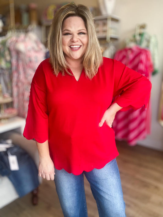 Simple Scallops Curvy 3/4 Sleeve Top in Red