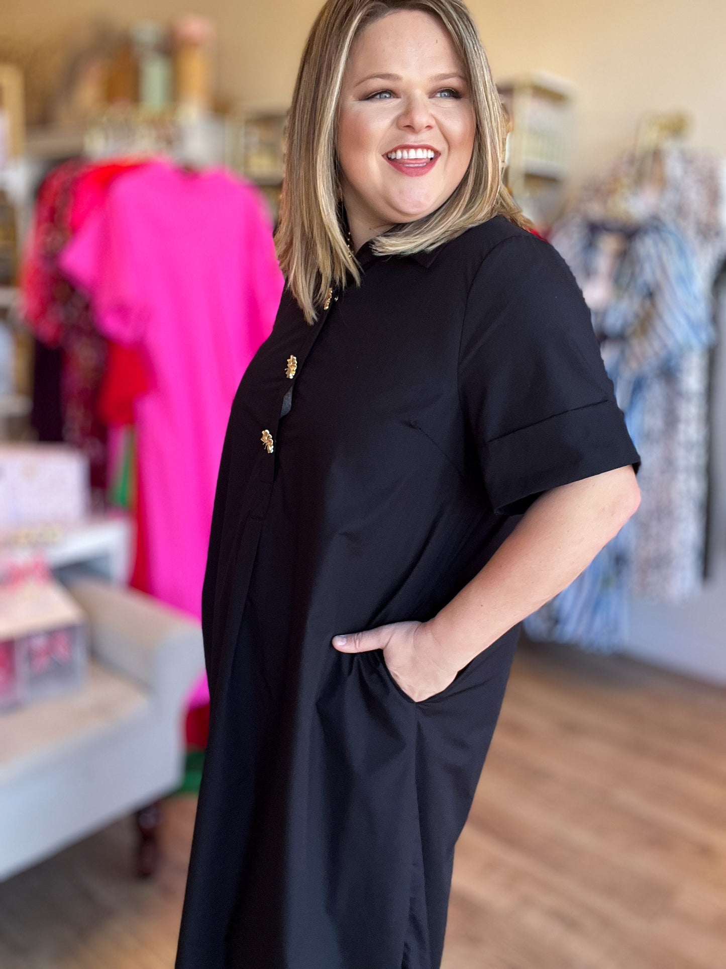 Très Chic Black Curvy Midi Dress