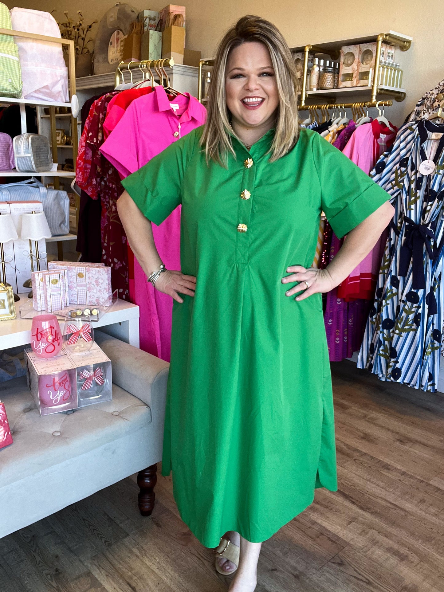 Très Chic Green Curvy Midi Dress