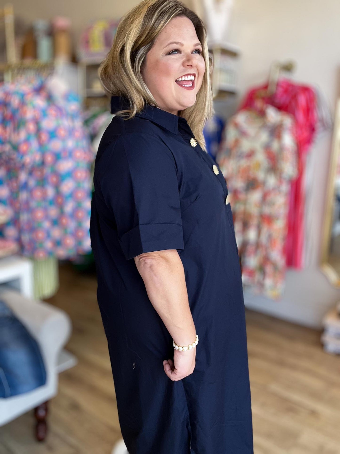 Très Chic Navy Curvy Midi Dress