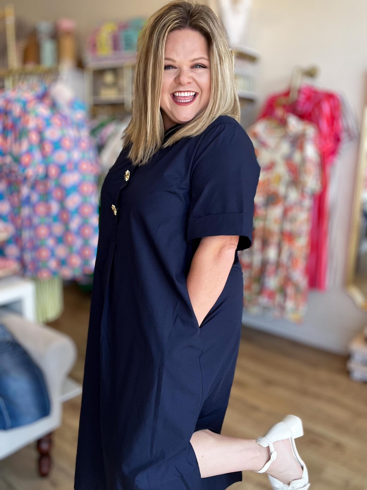 Très Chic Navy Curvy Midi Dress