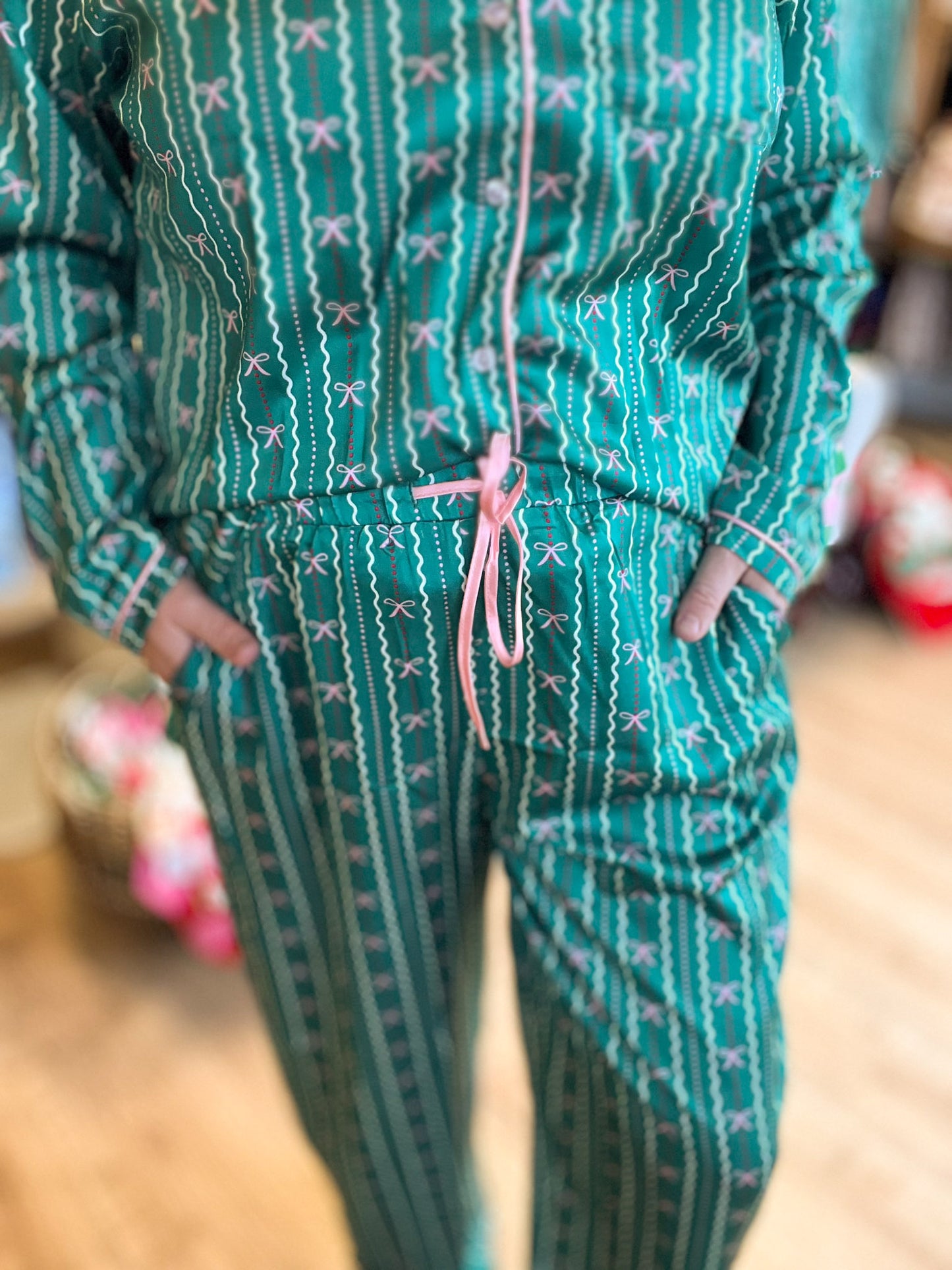 Under the Mistletoe Curvy Silky Bow Pajamas