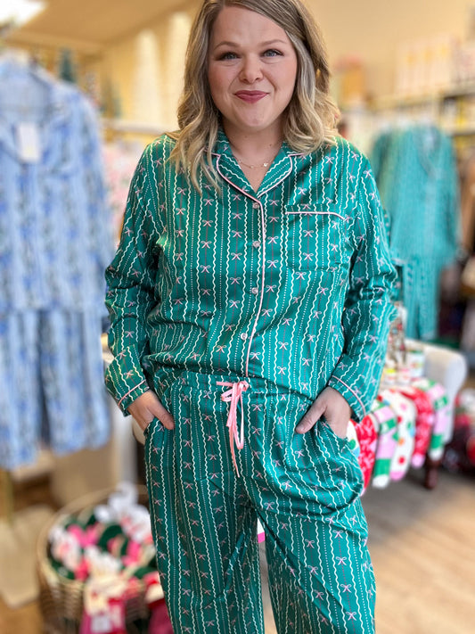 Under the Mistletoe Curvy Silky Bow Pajamas