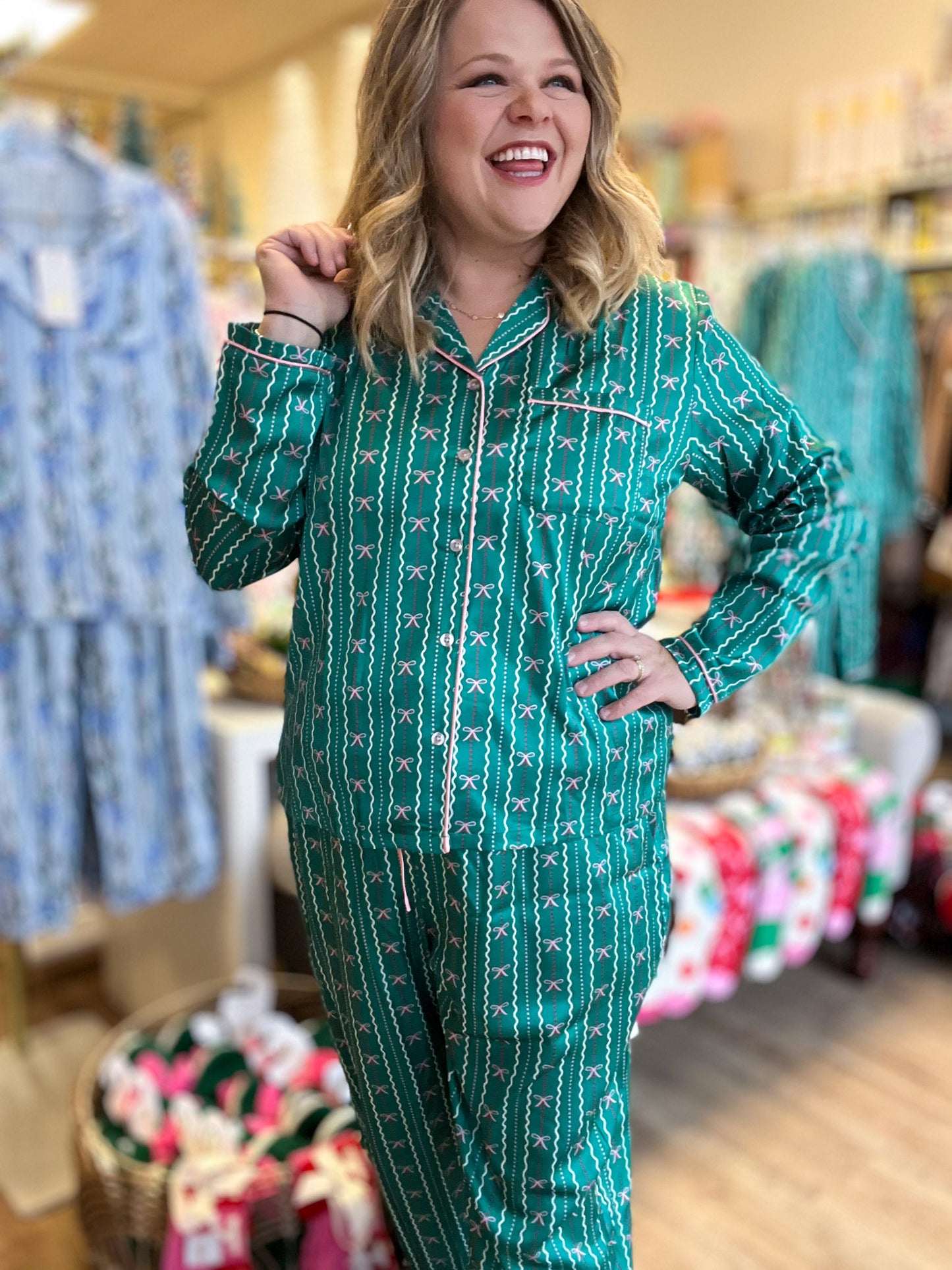 Under the Mistletoe Curvy Silky Bow Pajamas