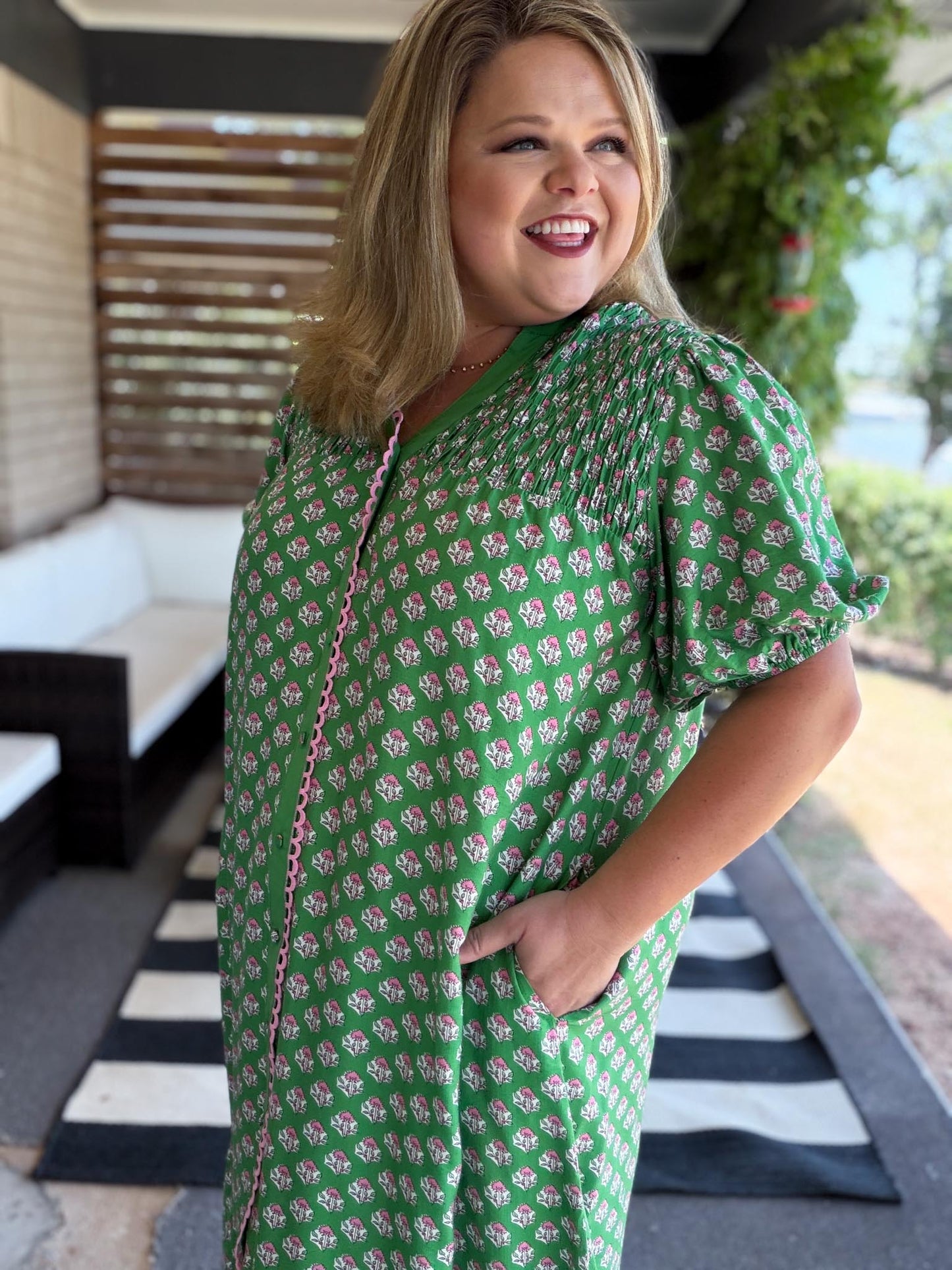 Weekend Wanderer Curvy Green Floral Midi Dress