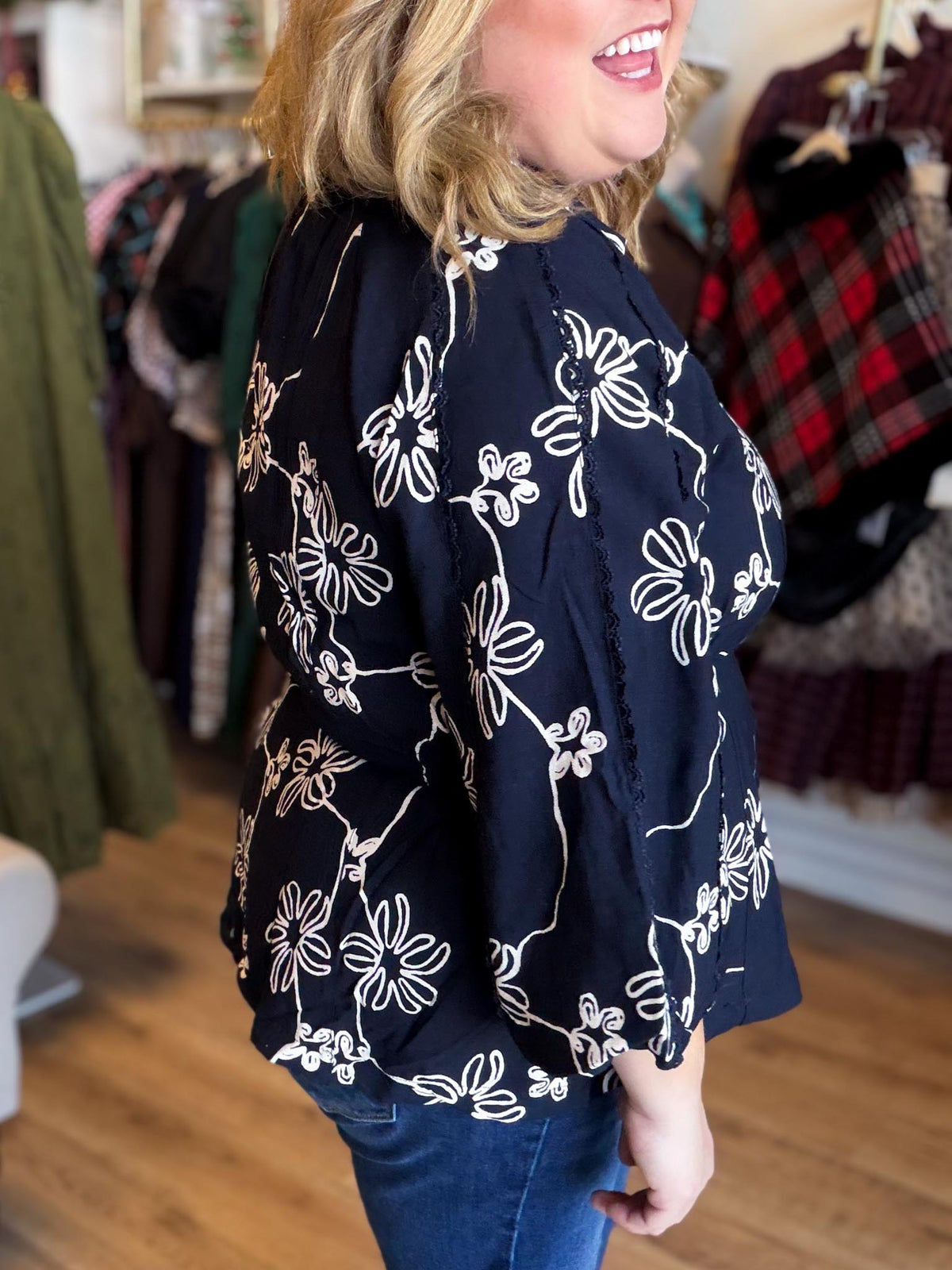 West Village Wanderer Curvy Midnight Floral Top