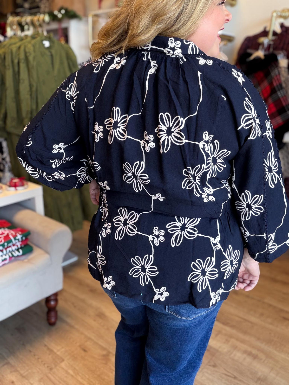 West Village Wanderer Curvy Midnight Floral Top